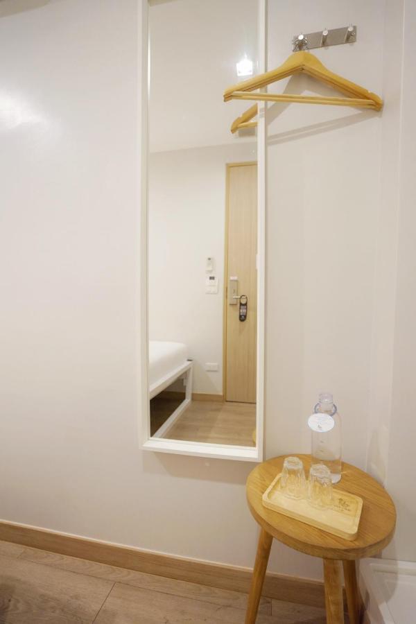 Yakthai Poshtel Bangkok Exteriör bild