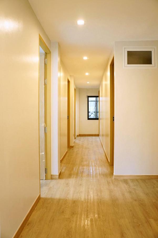Yakthai Poshtel Bangkok Exteriör bild
