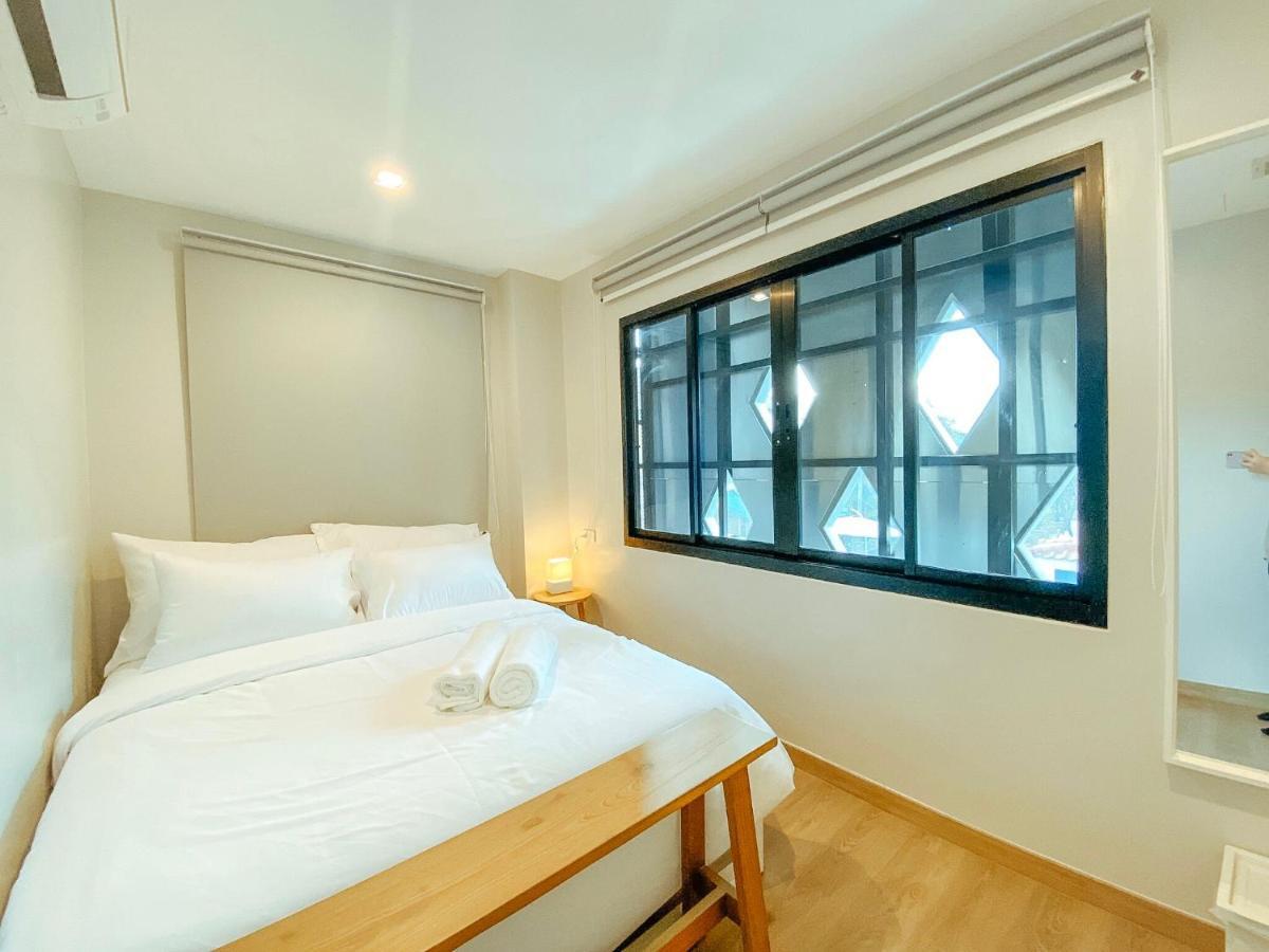 Yakthai Poshtel Bangkok Exteriör bild
